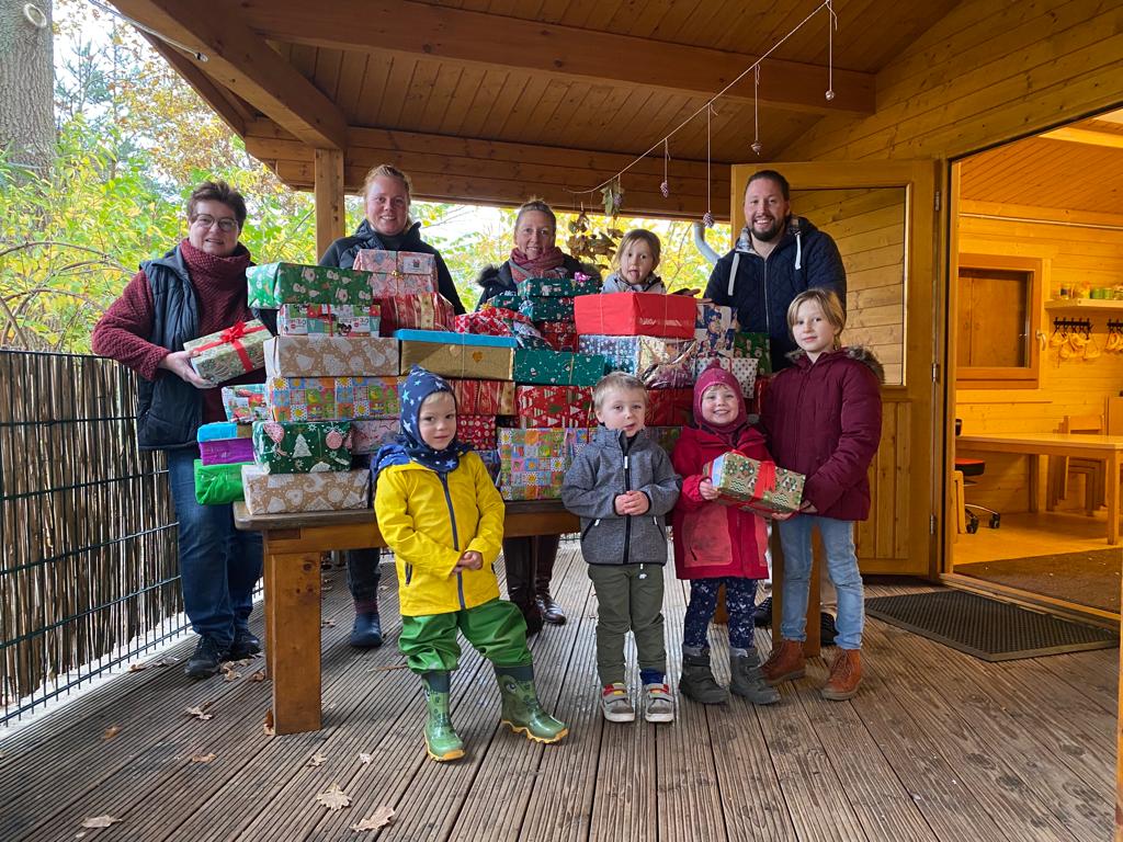 Geschenke für den Weihnachtspäckchenkonvoi