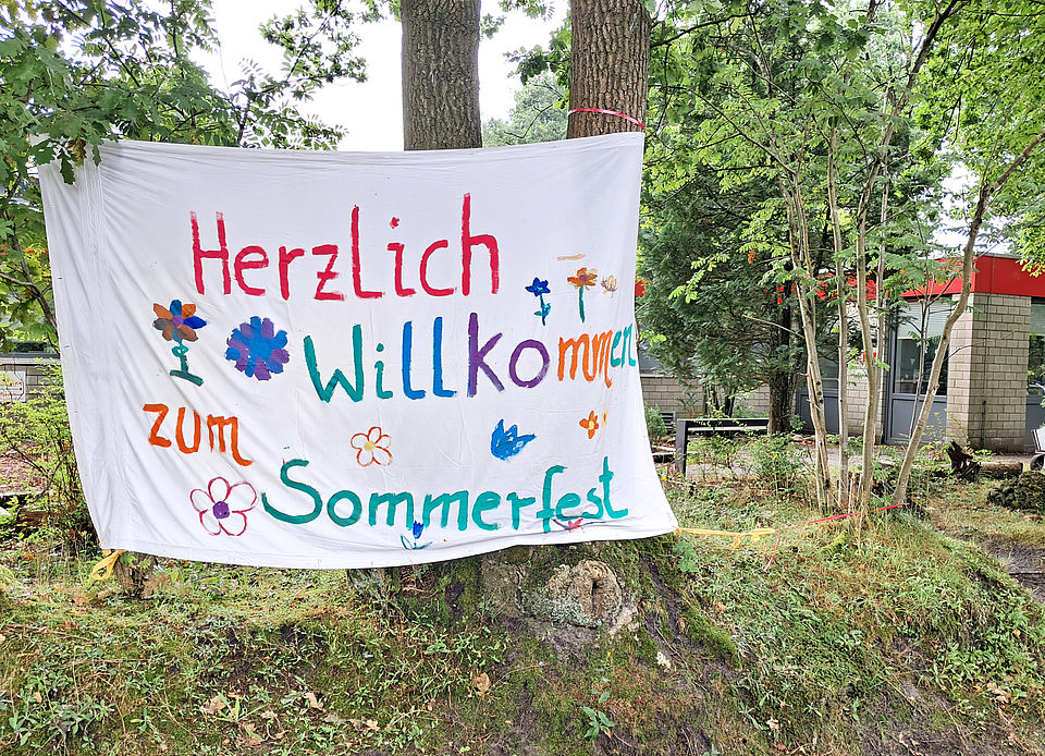 Kita Talstraße - selbstgemaltes Schild für das Sommerfest