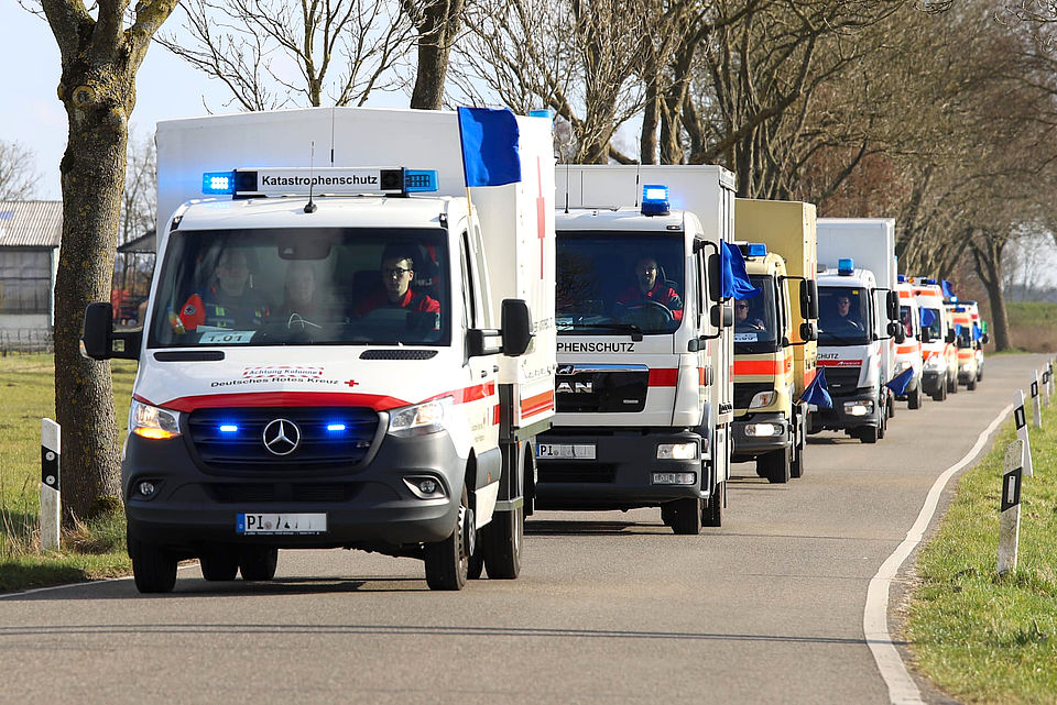 Kolonnenfahrt der Bereitschaften im Kreis Pinneberg