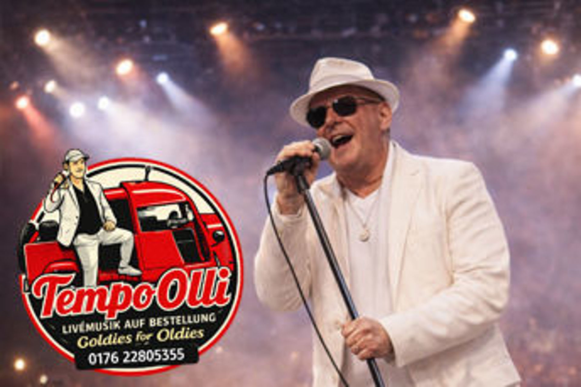 DJ Olli singt am Microphone