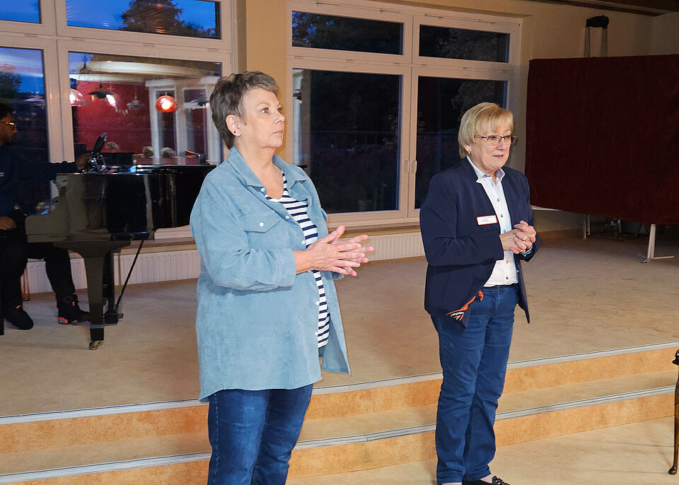 Demensch 5 Frau Wüstenberg und Frau Sturm