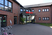 Eingangsbereich des roten Klinkerhaus der Kita Hedwig-Kreutzfeldt-Weg Elmshorn